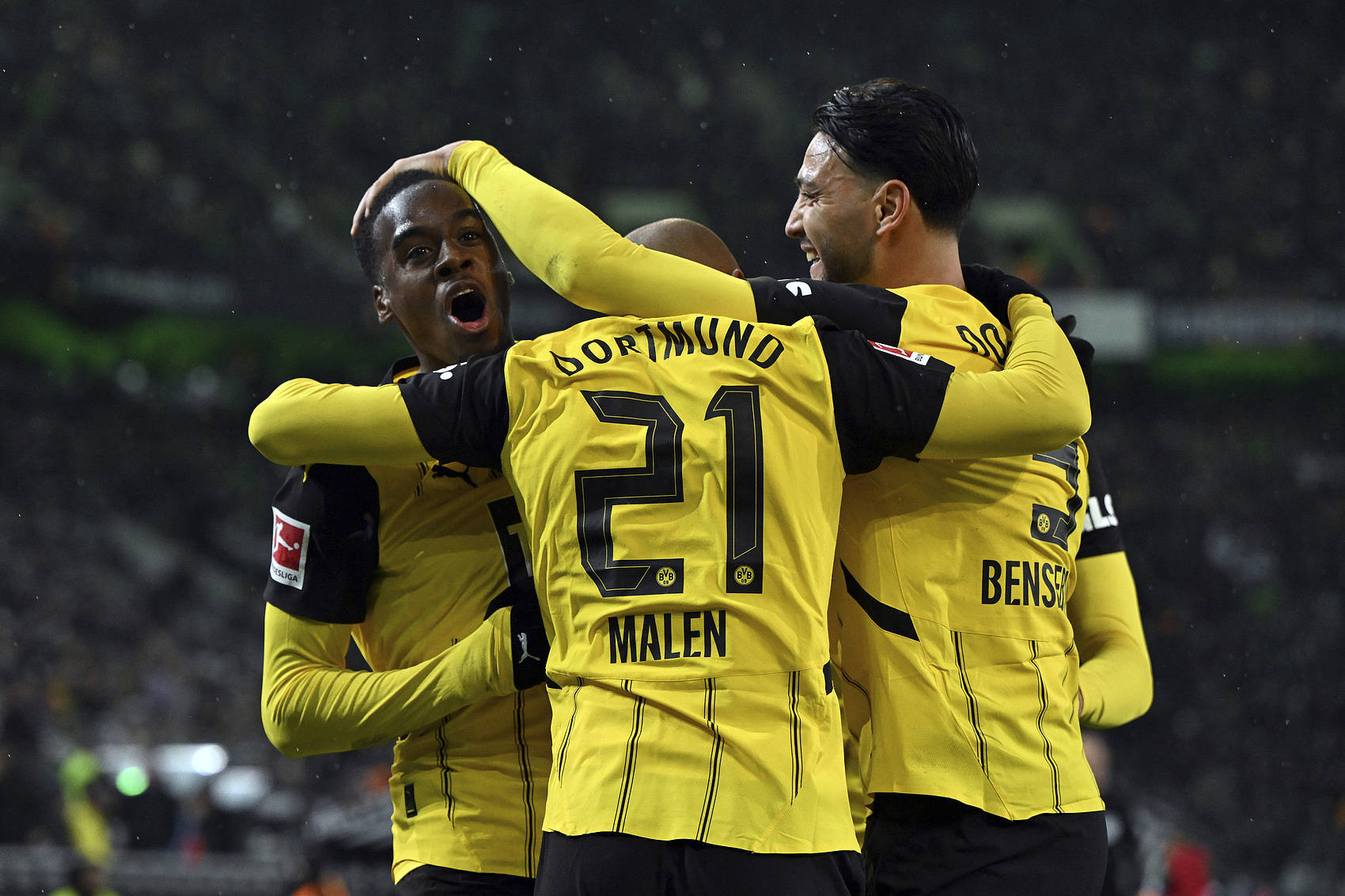 开云体育官网-包含欧洲预选赛焦点战火，球场上你追我赶的词条