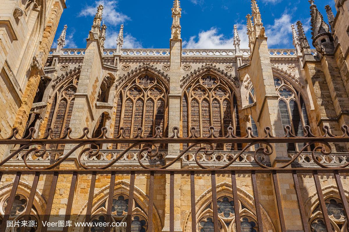 开云APP-关于里昂罗抵达西班牙，将在皇家竞技处埋下华尔道夫的奇兵的信息