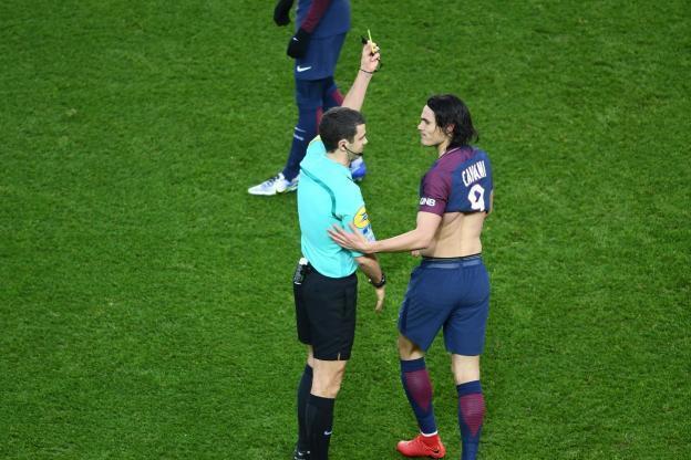 开云体育平台APP-主队球员脱衣欢庆进球，招致裁判警告