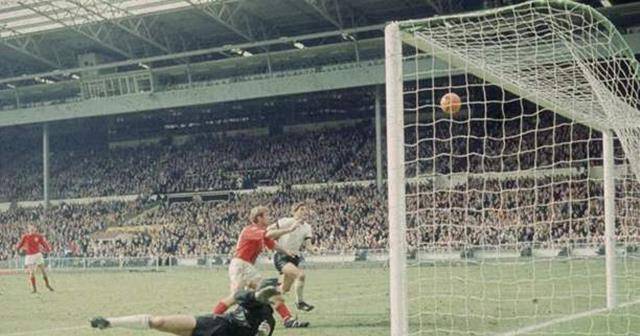 开云体育app-光州FC门将被吹犯规，悔恨当场的简单介绍