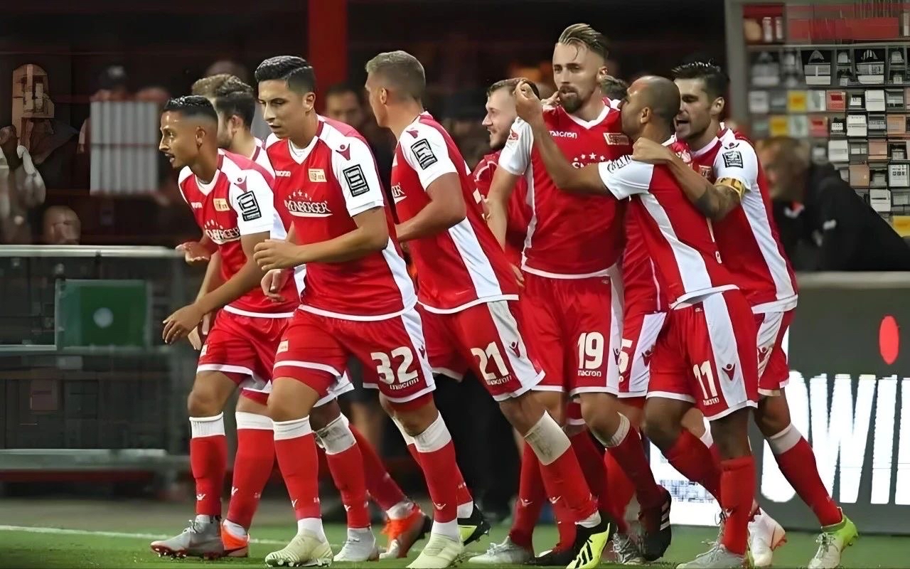 开云体育在线-拜仁慕尼黑队长领衔，为球队拼搏的简单介绍