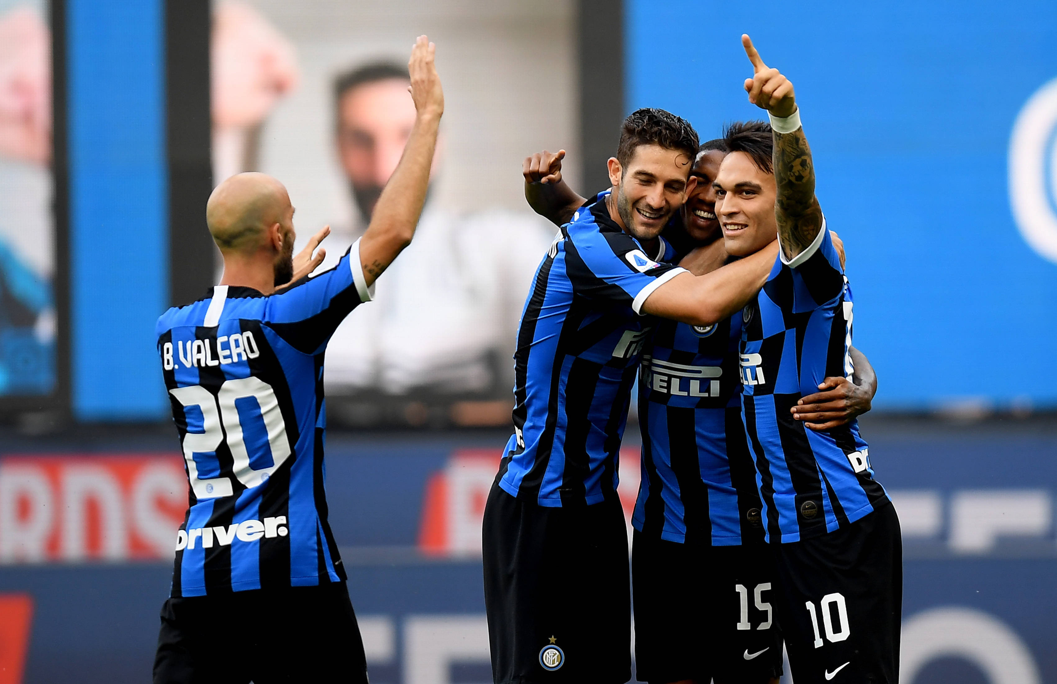 开云体育入口-包含维罗纳客场战平克罗托内，保级形势难测的词条