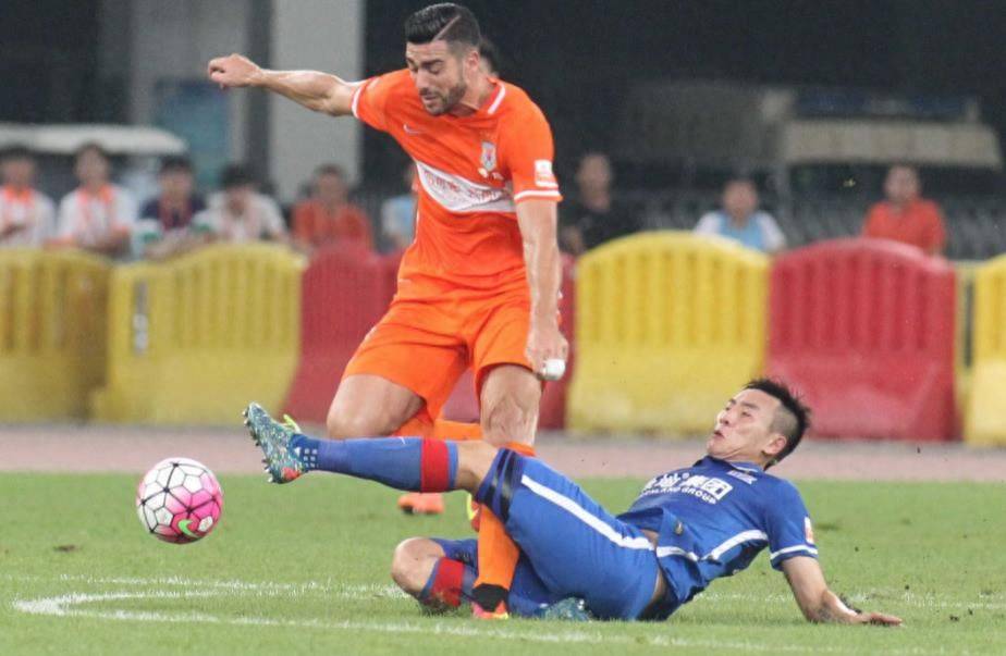 关于球队新人崭露头角,为球队夺冠带来希望的信息 关于球队新人崭露头角,为球队夺冠带来希望的信息