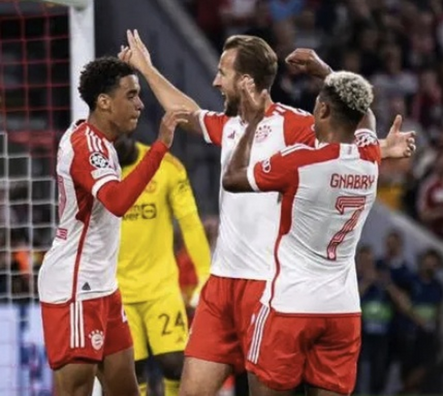 开云体育下载-拜仁慕尼黑对阵曼联，胜负未卜的较量即将上演的简单介绍