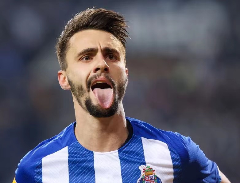 包含葡萄牙法比奥带伤奉献献身球场的词条 包含葡萄牙法比奥带伤奉献献身球场的词条