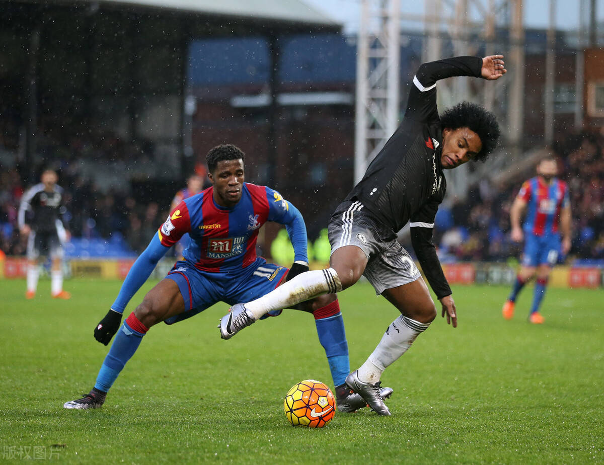 开云体育官方网站-荷甲联赛气氛热烈，吸引球迷狂欢