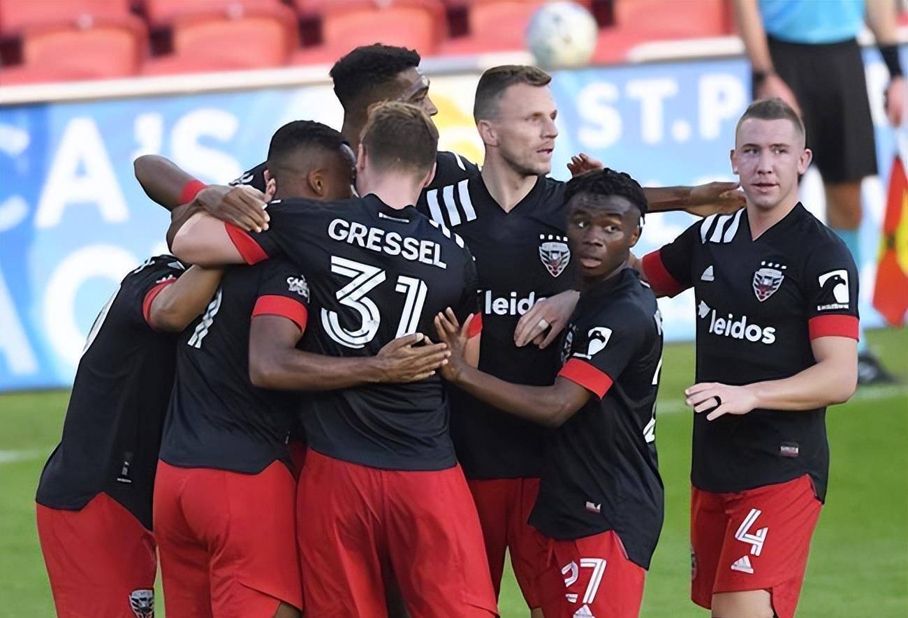 开云体育入口-华盛顿队实现胜利逆袭，晋级赛程！