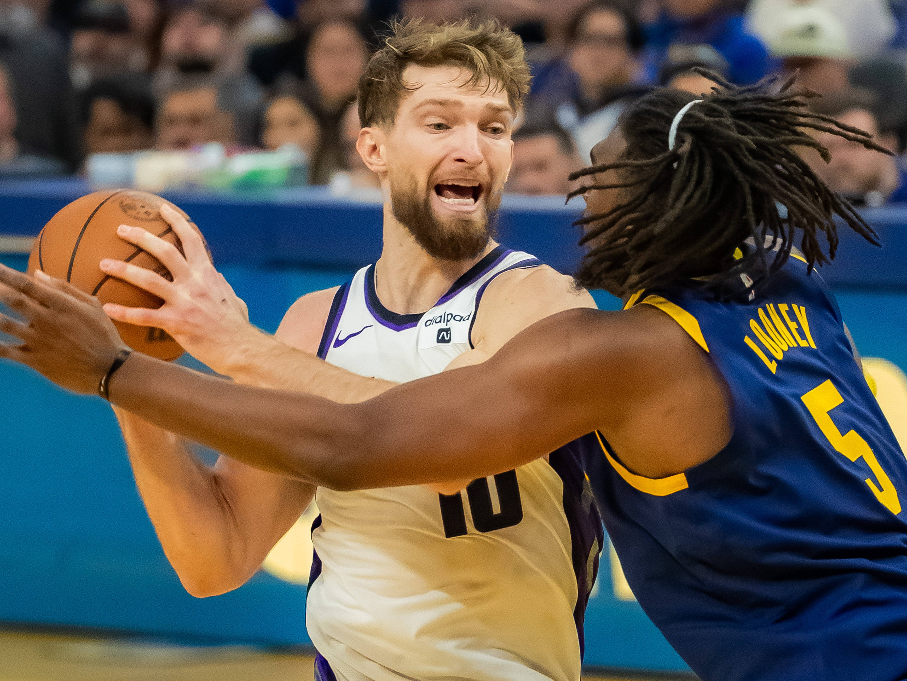 篮球明星尽展才华,场上尽显风采的简单介绍 篮球明星尽展才华,场上尽显风采的简单介绍