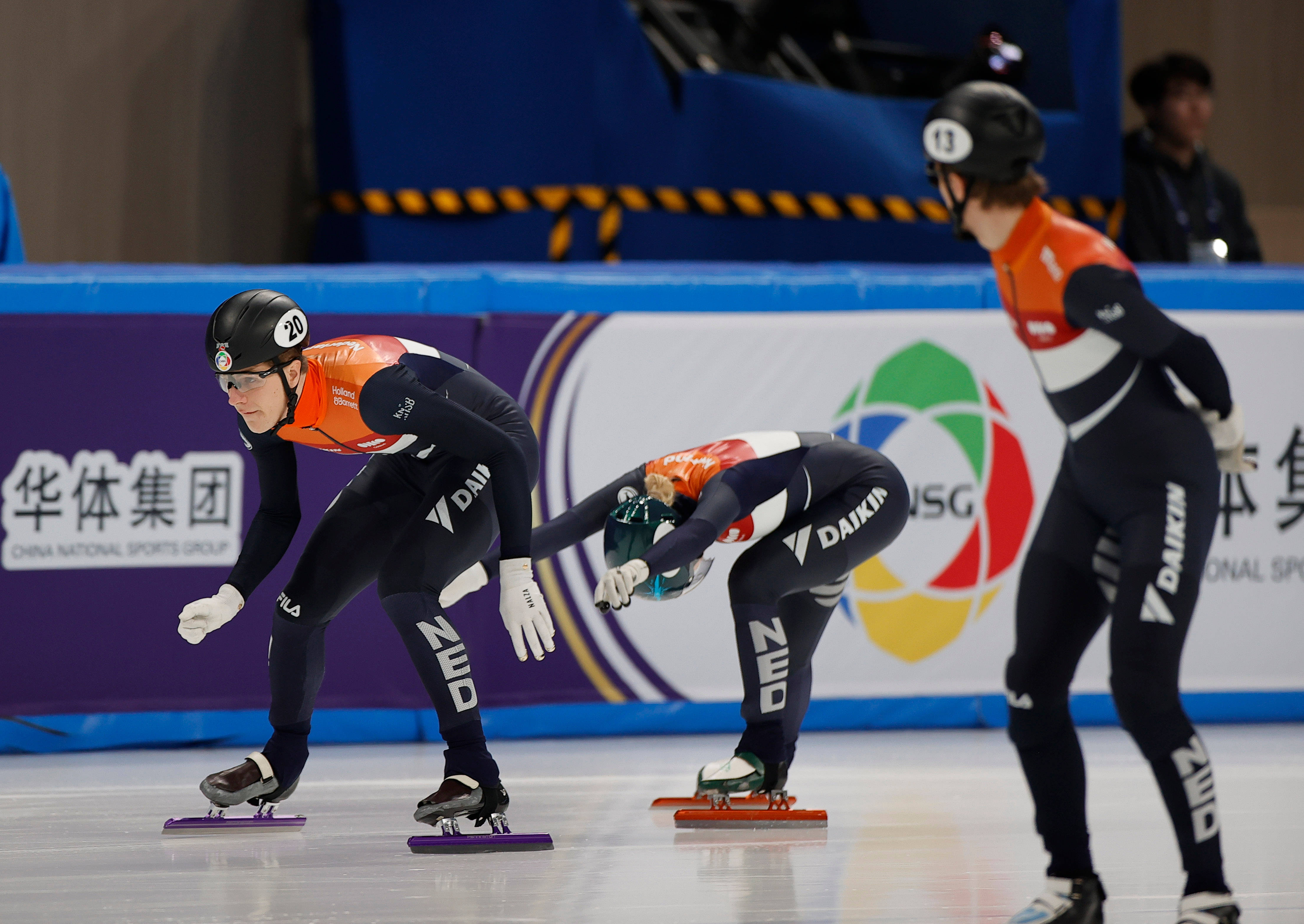 开云体育-加拿大选手精彩发挥，领先一步