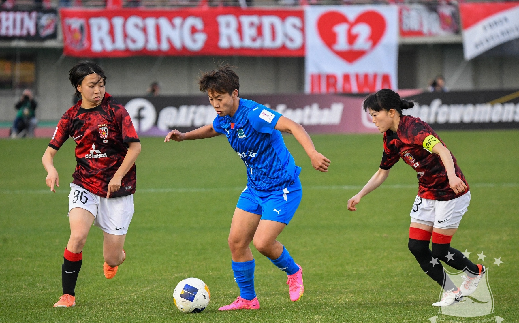 包含女足赛场势不可挡,球员展现拼搏精神的词条 包含女足赛场势不可挡,球员展现拼搏精神的词条