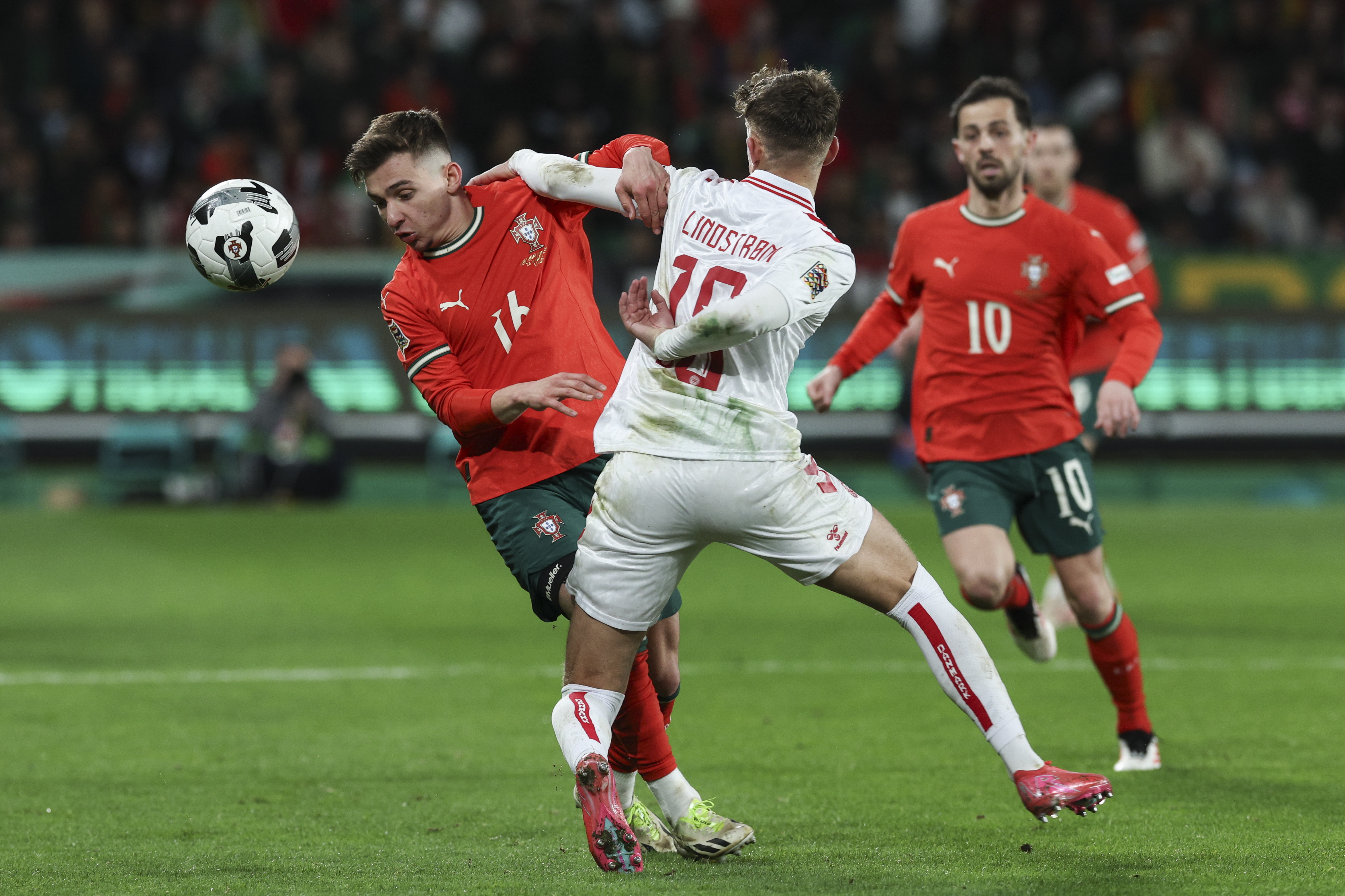 关于葡萄牙主场大胜塞尔维亚,夺取欧洲杯预选赛小组第一的信息 关于葡萄牙主场大胜塞尔维亚,夺取欧洲杯预选赛小组第一的信息