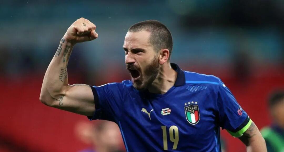 意大利连扳两球，击败匈牙利取得胜利