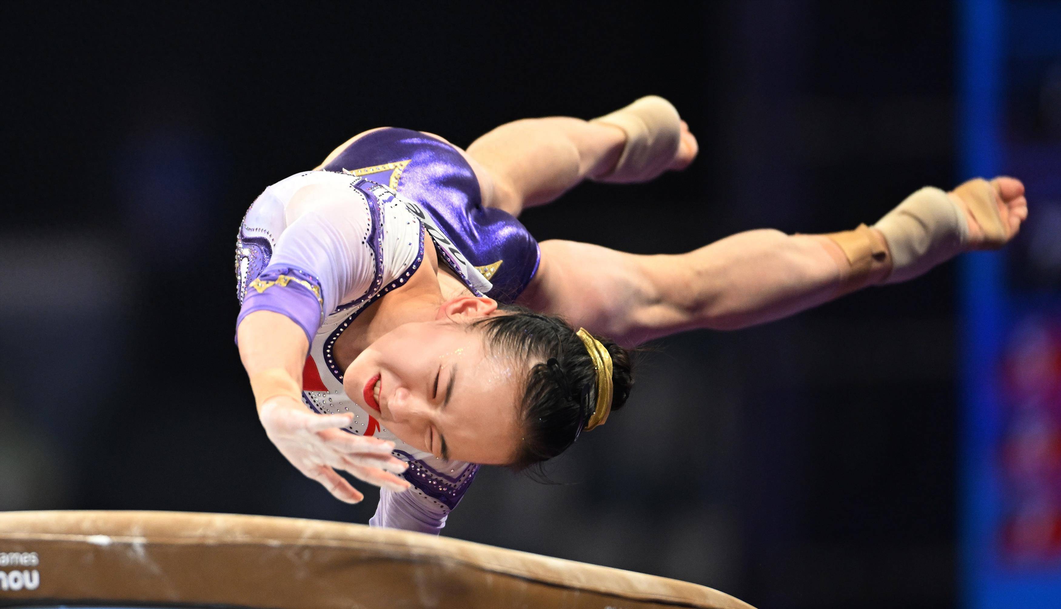 开云体育下载-荷兰体操选手华丽表演，抢眼亮相