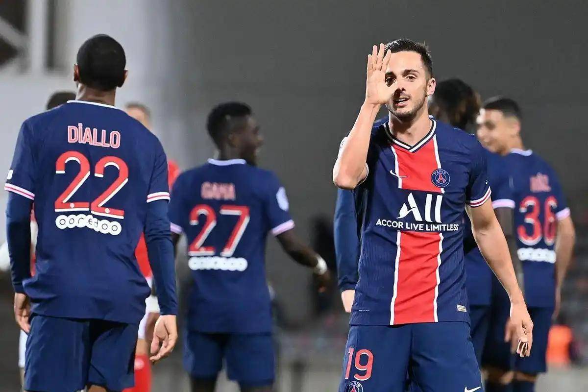 巴黎圣日耳曼球员斯文出击,取胜关键 巴黎圣日耳曼球员斯文出击,取胜关键