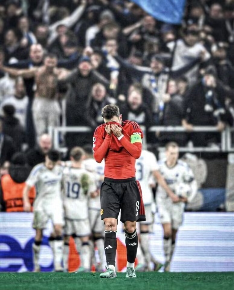 开云体育在线-欧冠提前出局！曼联主场踢进俱乐部选手