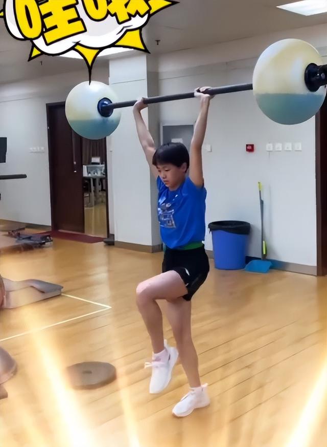 包含球员个人突破难关,取得令人惊艳成绩的词条 包含球员个人突破难关,取得令人惊艳成绩的词条