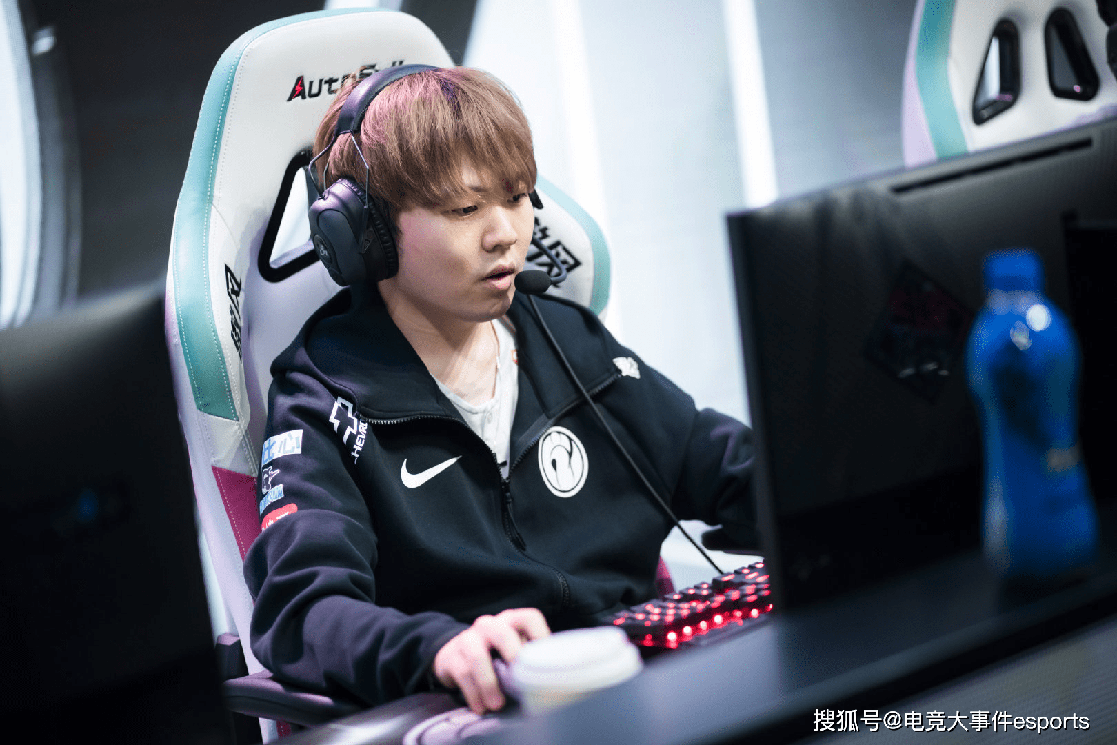 开云体育APP下载-LGD横扫C9，Meiko2高光表现的简单介绍