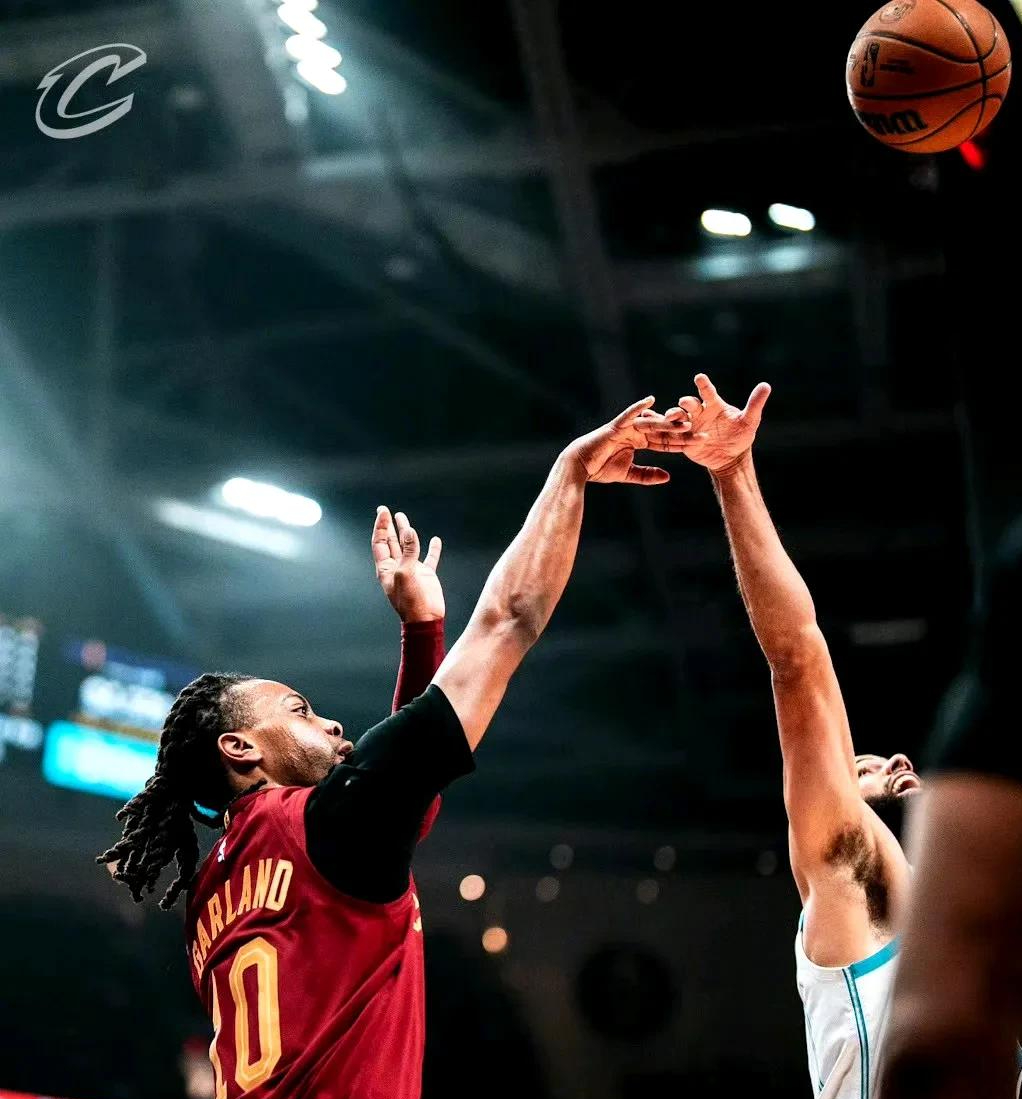 开云APP-雷霆翻盘凯尔特人，西蒙斯完成帽子戏法的简单介绍